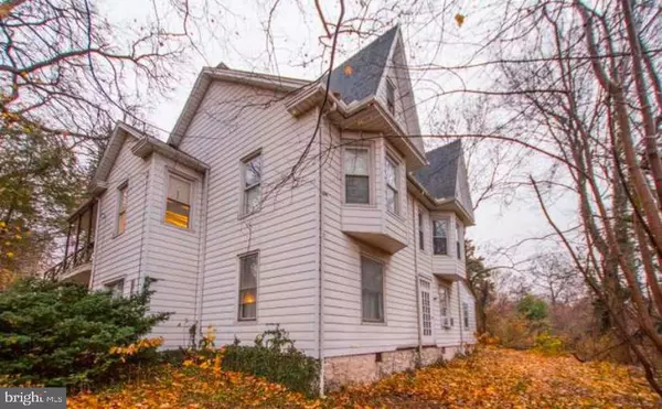 2213-2215 S FRONT ST, Steelton, PA 17113