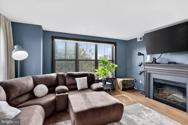 Woodbridge, VA 22191,485 HARBOR SIDE ST #407