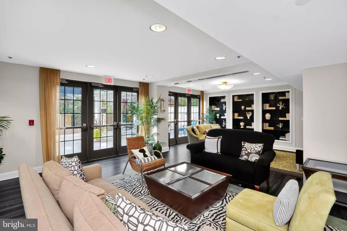 Woodbridge, VA 22191,485 HARBOR SIDE ST #407