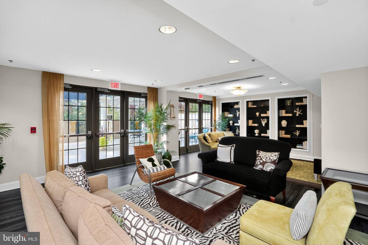 Woodbridge, VA 22191,485 HARBOR SIDE ST #407