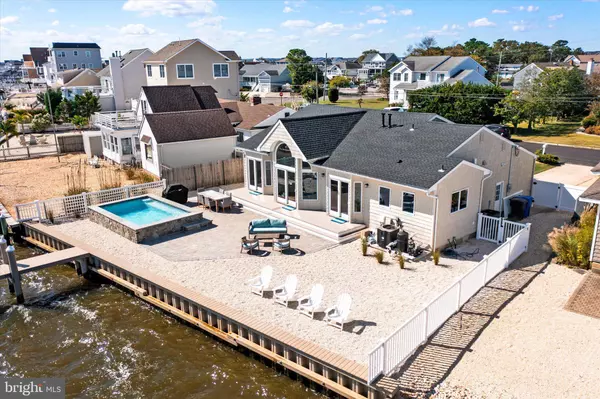 Toms River, NJ 08753,673 BAY VIEW DR