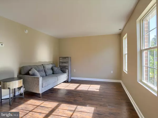 New Oxford, PA 17350,4 OXFORD CT