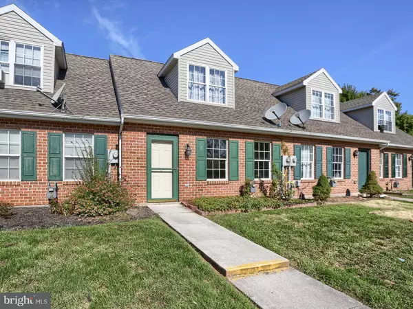 New Oxford, PA 17350,4 OXFORD CT