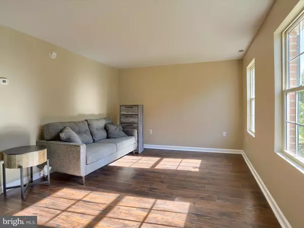 New Oxford, PA 17350,4 OXFORD CT