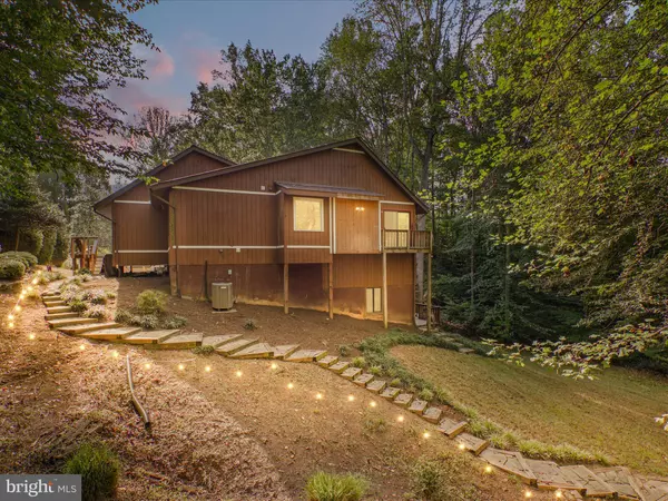 6704 FOX DEN CT, Manassas, VA 20112