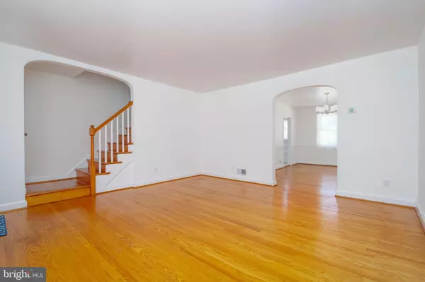 Baltimore, MD 21228,36 SHADY NOOK AVE