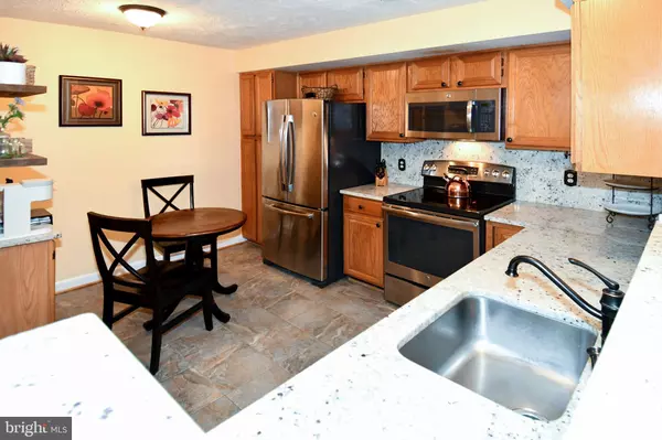 Fairfax, VA 22033,12006 RIDGE KNOLL DR #508B