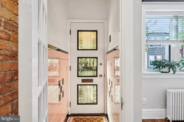 Philadelphia, PA 19148,1927 S 12TH ST