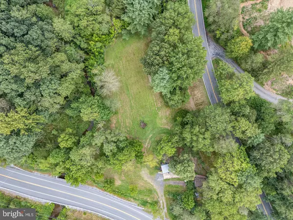 6957 FISHING CREEK VALLEY RD, Harrisburg, PA 17112