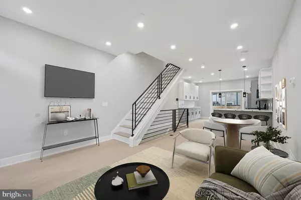 Philadelphia, PA 19148,717 MERCY ST