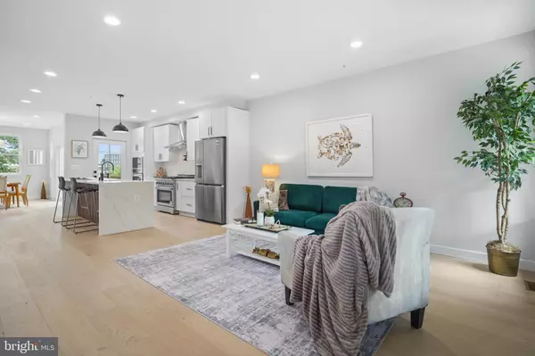 4212 7TH ST NW, Washington, DC 20011