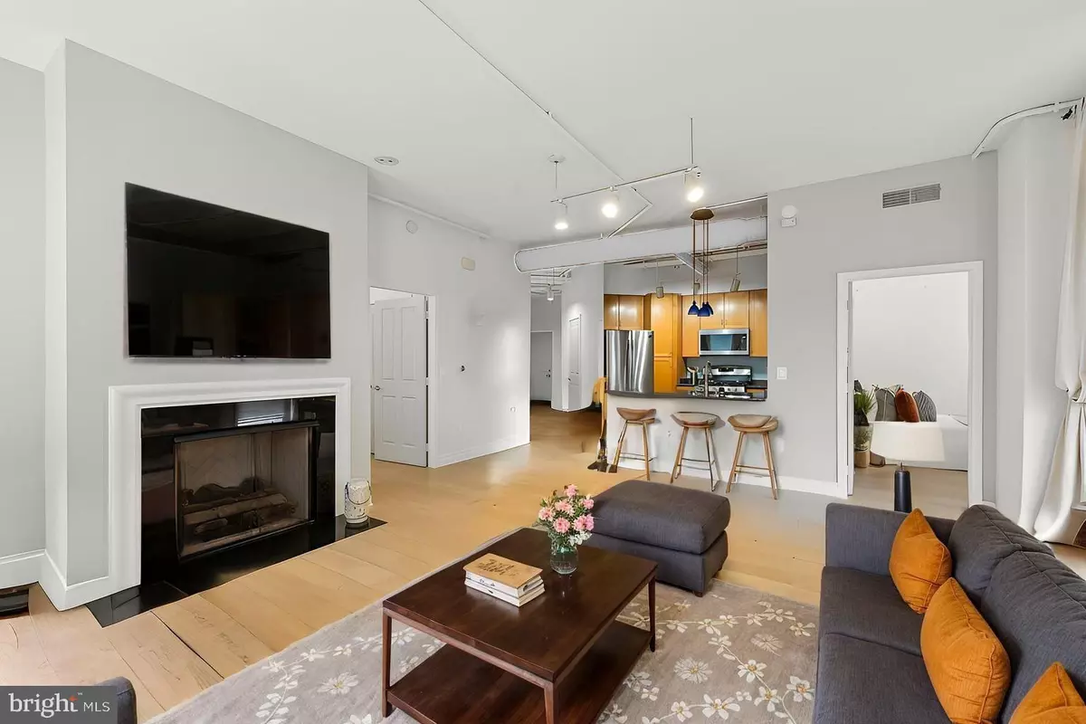 Fairfax, VA 22033,4490 MARKET COMMONS DR #202