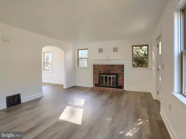 Middletown, PA 17057,327 OAK HILL DR