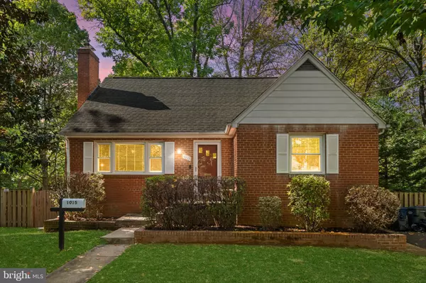1015 KENNEDY ST, Falls Church, VA 22046