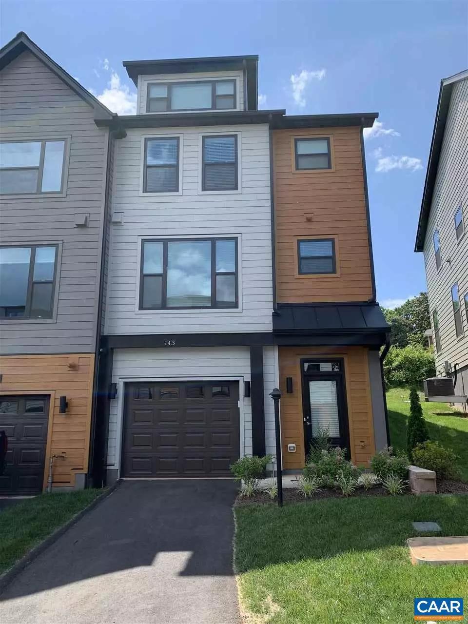Charlottesville, VA 22902,143 JUNCTION LN