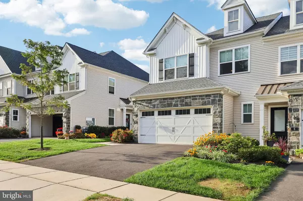 Warminster, PA 18974,8 LACEY LN