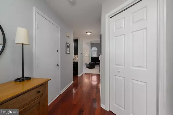 Mount Laurel, NJ 08054,10 KNIGHTON LN
