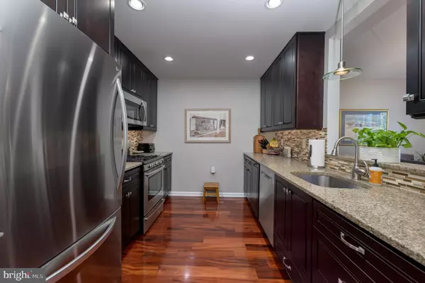 Mount Laurel, NJ 08054,10 KNIGHTON LN