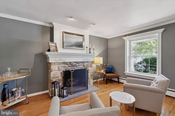 Glenside, PA 19038,711 CUSTIS RD