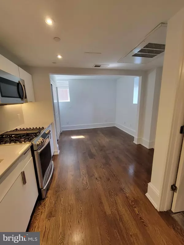 501 SEWARD SQ SE #2, Washington, DC 20003