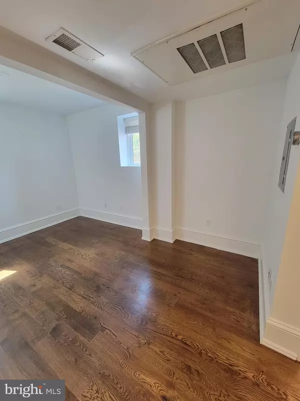 Washington, DC 20003,501 SEWARD SQ SE #2