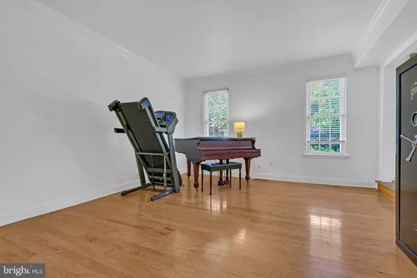 Yardley, PA 19067,581 NOTTINGHAM DR