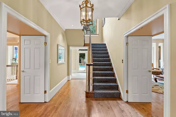 Mclean, VA 22101,6707 LUPINE LN