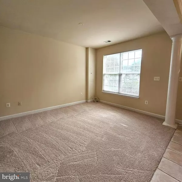 Woodbridge, VA 22191,725 CHEVINGTON CT