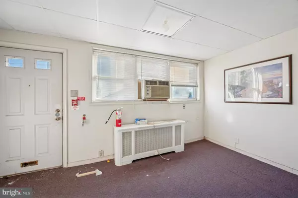 Philadelphia, PA 19131,4089 FORD RD