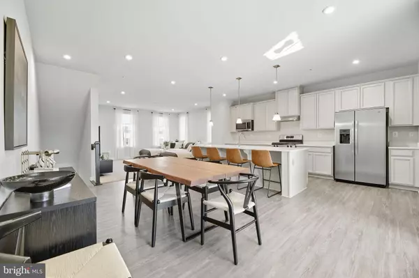 Frederick, MD 21704,8637 SATINWOOD DR