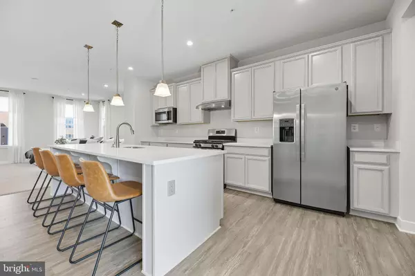 Frederick, MD 21704,8637 SATINWOOD DR