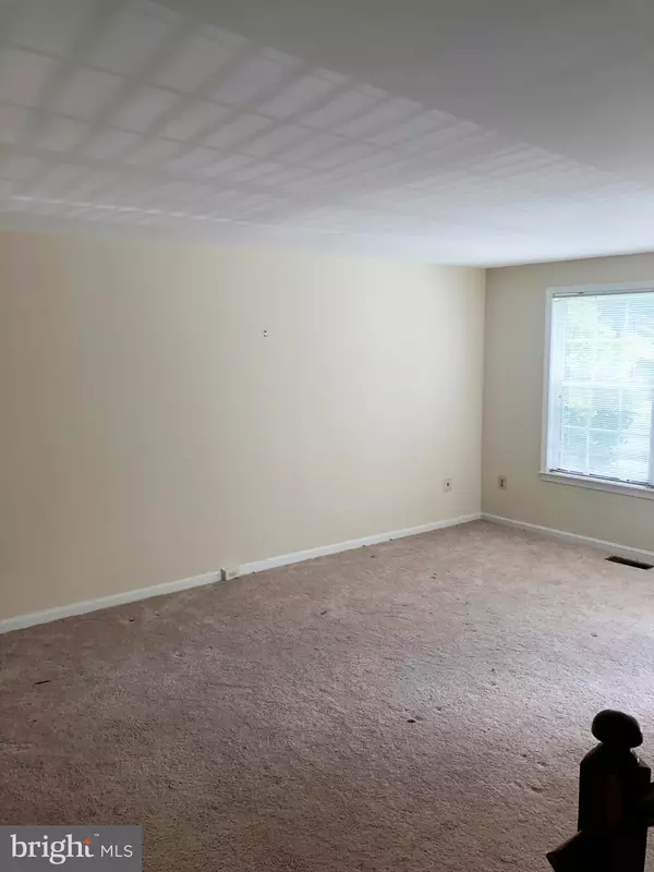 Alexandria, VA 22315,6620 GREENLEIGH LN