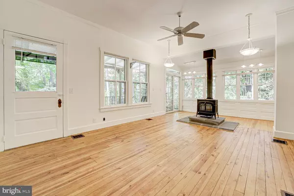 Washington Grove, MD 20880,203 GROVE AVE