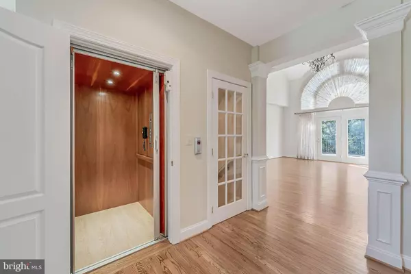 Leesburg, VA 20176,43605 EMERALD DUNES PL