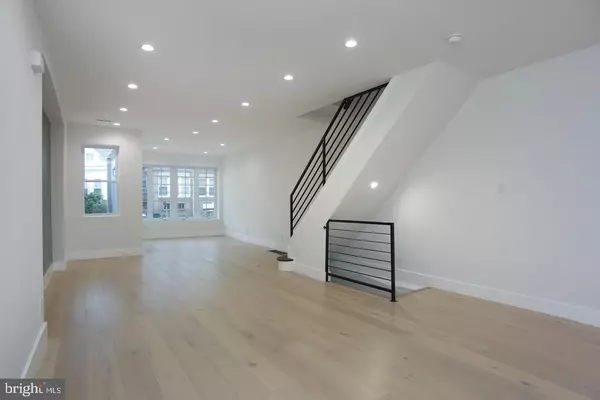 Philadelphia, PA 19143,5844 FERNWOOD ST