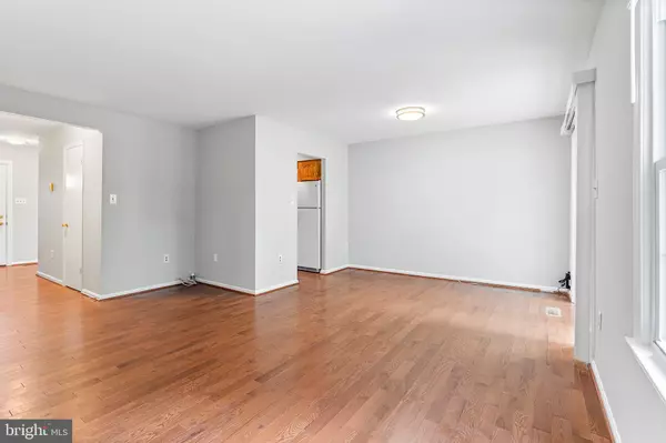 Vienna, VA 22181,9902 LONGFORD CT