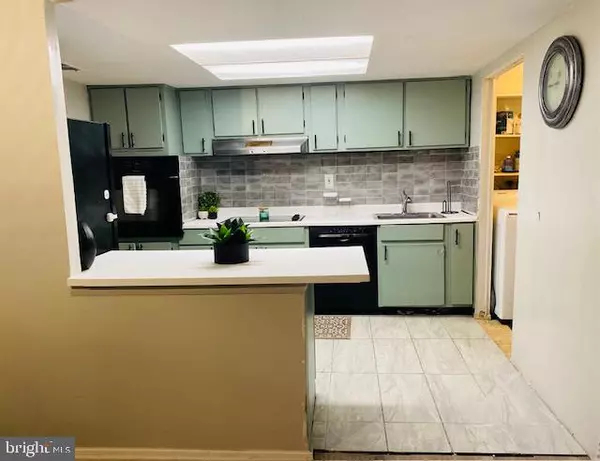 Willingboro, NJ 08046,9 RAEBURN LN