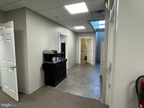 Lancaster, PA 17601,600-E EDEN RD #E