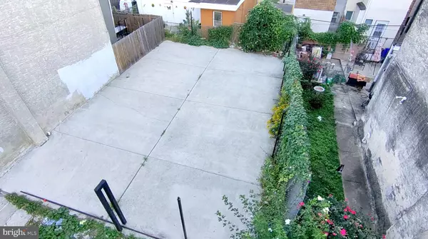 Philadelphia, PA 19122,2033-2035 N LAWRENCE ST