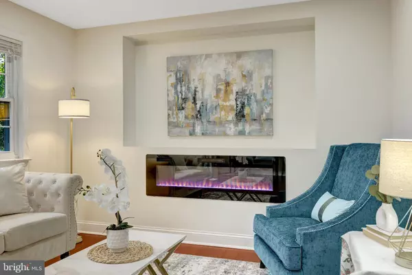 Reston, VA 20191,1827 POST OAK TRL