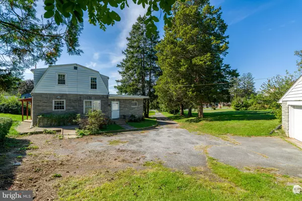 Lancaster, PA 17602,129 S EASTLAND DR