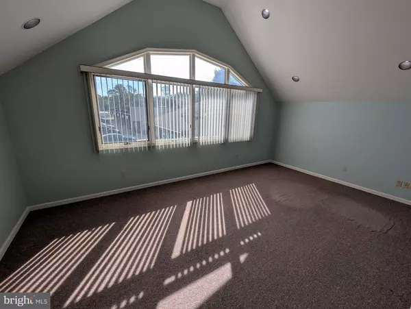 Vineland, NJ 08360,1051 MAGNOLIA RD #4