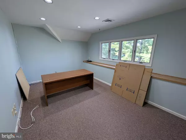 Vineland, NJ 08360,1051 MAGNOLIA RD #4