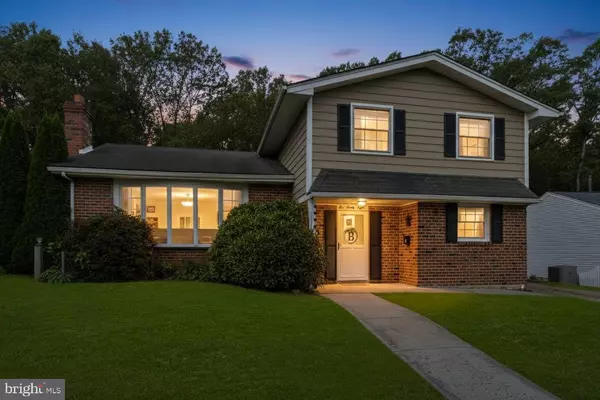 1028 NORVELT DR, Philadelphia, PA 19115