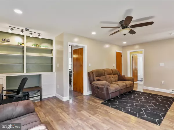 Waynesboro, PA 17268,305 W SEVENTH ST