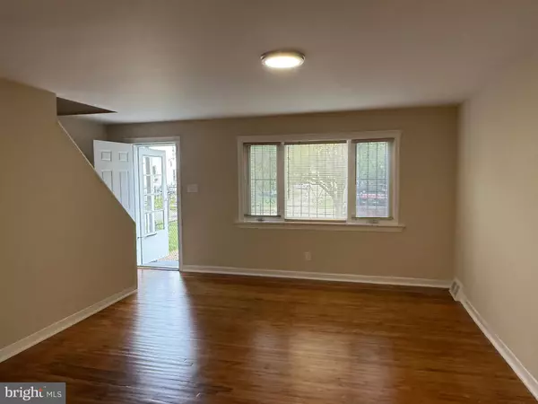 Camden, NJ 08105,2817 THOMPSON ST