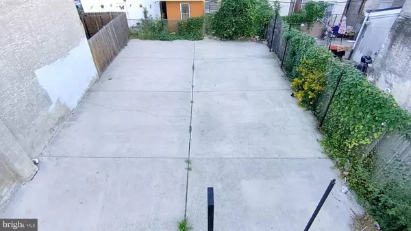 2035 N LAWRENCE ST, Philadelphia, PA 19122