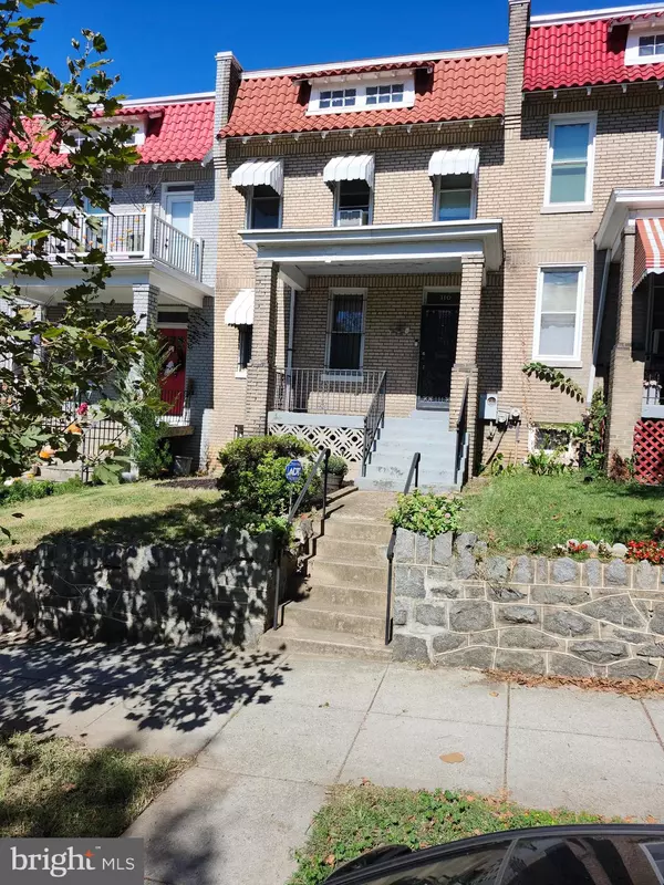 110 U ST NE, Washington, DC 20002