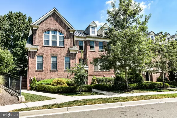 Arlington, VA 22206,3537 S FOUR MILE RUN DR