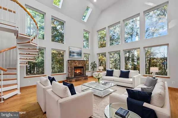 Vienna, VA 22181,10450 HUNTER VIEW RD